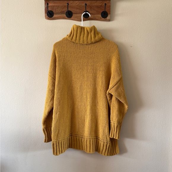 NWT Aerie Chenille Sunset Oversized Turtleneck Sweater in Mustard Yellow size M - Picture 2 of 5